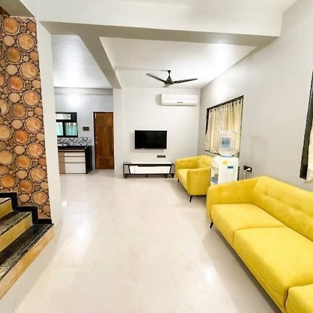 Corner House, Lonavla By Meheru-4 Bhk Villa With Pool Kültér fotó
